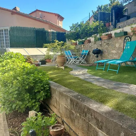 Beautiful With Garden Apartment