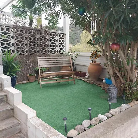 Beautiful With Garden Appartement